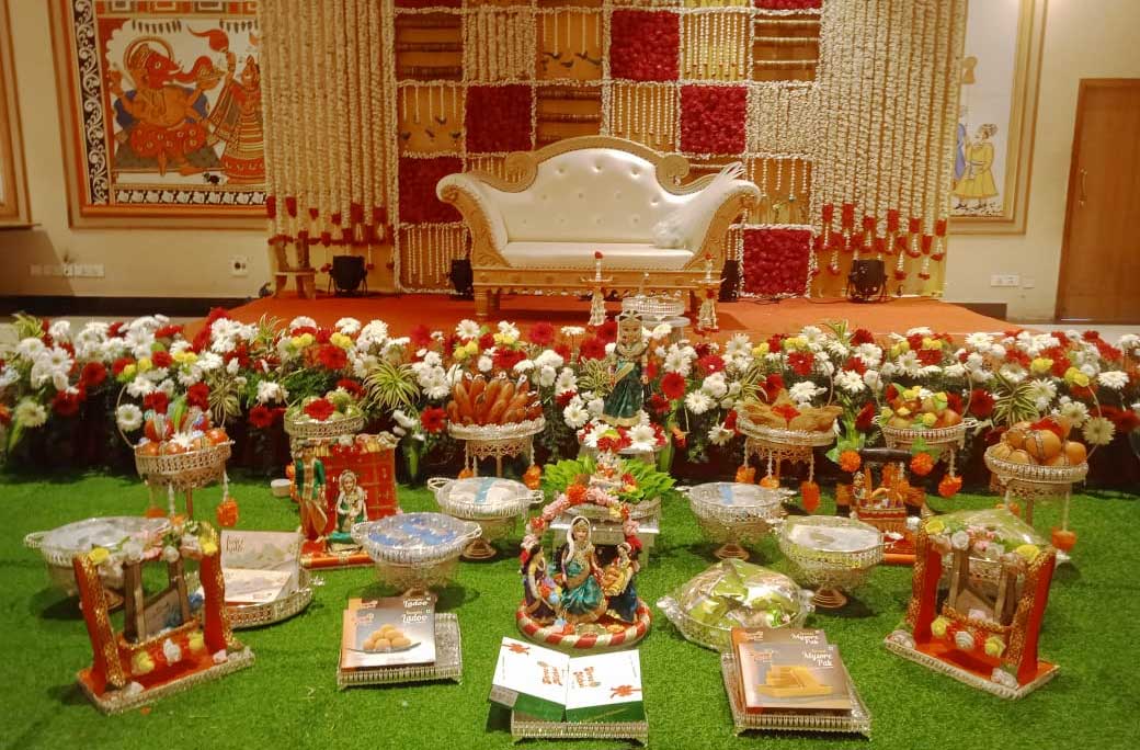 seer-varisai-thattu-plates-chennai-wedding-decoration